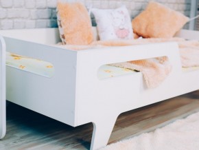 Кровать детская Бэби белая в Нижневартовске - nizhnevartovsk.magazinmebel.ru | фото - изображение 2